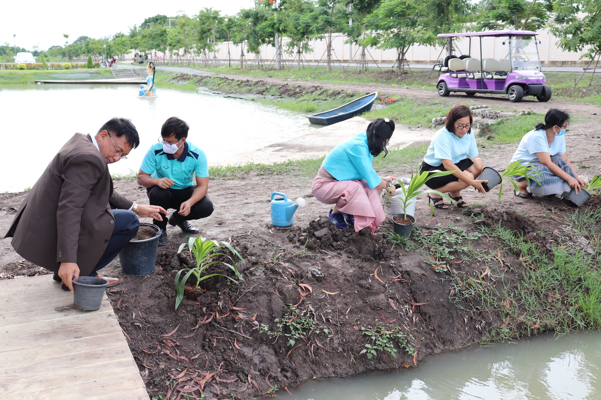 5 สิงหาคม 2563 กิจกรรมปลูกพืชไร่สวน ณ ฐานอุทกธารอาหารเพื่อชุมชน