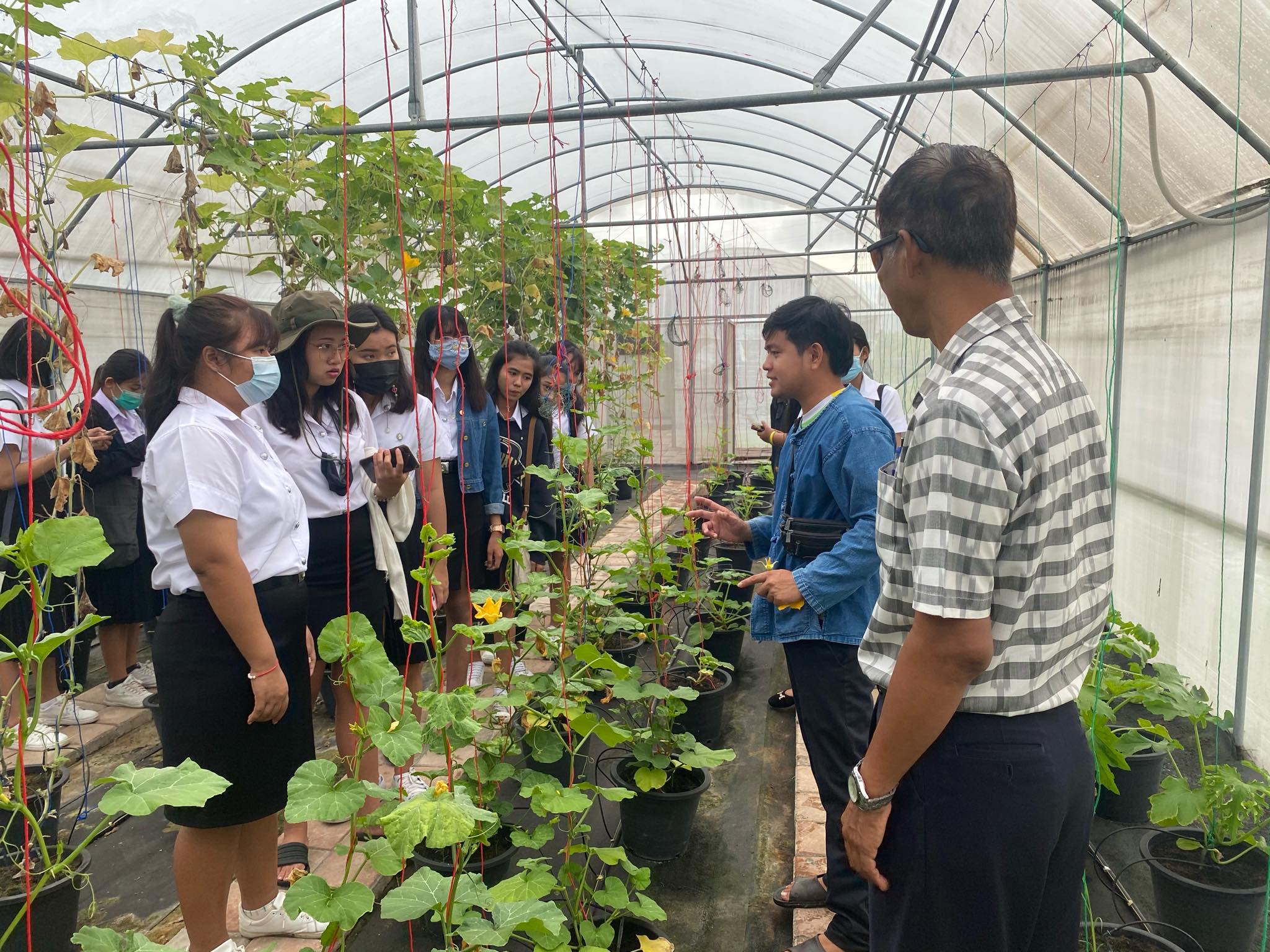1 กันยายน 2563 งานวิชาศึกษาทั่วไปนำนักศึกษาเข้าเรียนรู้ ณ โครงการอนุรักษ์พันธุกรรมพืชฯ 