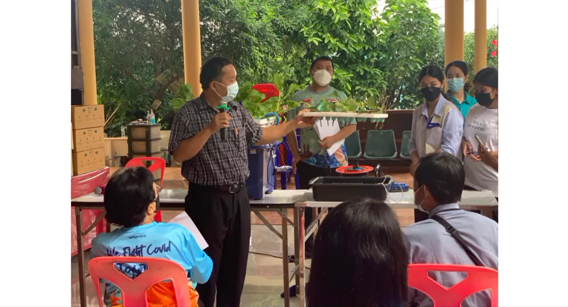 25 ตุลาคม 2564 VRUU2T กิจกรรมอบรมพ่อไปนา แม่ไปไร่ ลูก Gen Y Smart Farm  พื้นที่ตำบลบ่อเงิน