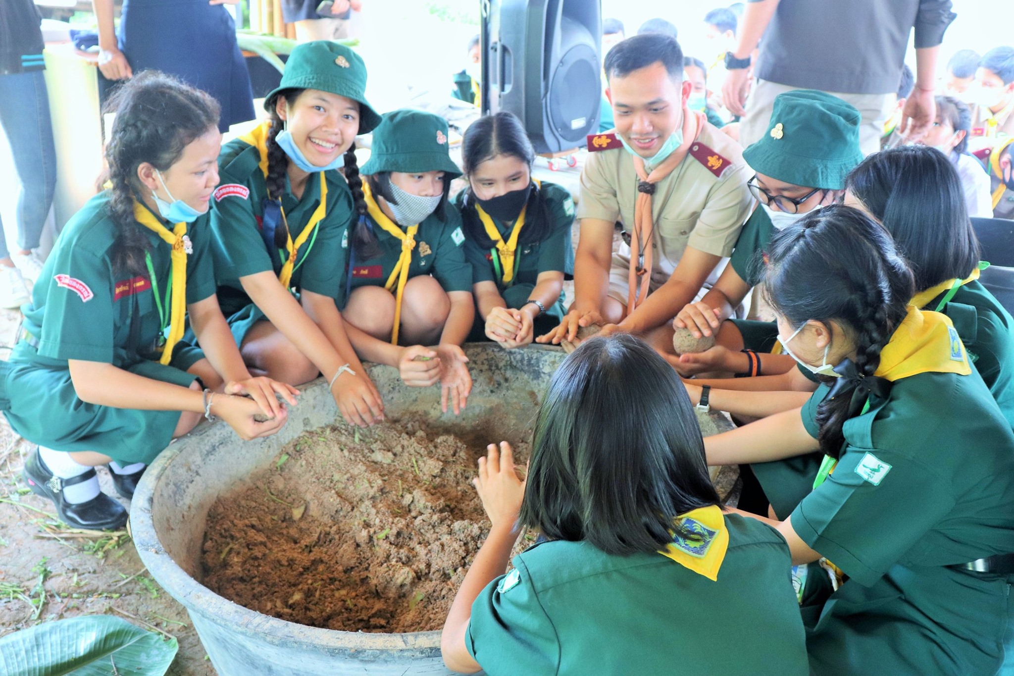  29 กรกฎาคม 2563 Action Learning การเรียนรู้สู่การลงมือปฏิบัติ (ลูกอมปลาอารมณ์ดี) ณ โคกหนองนา VALAYA Model