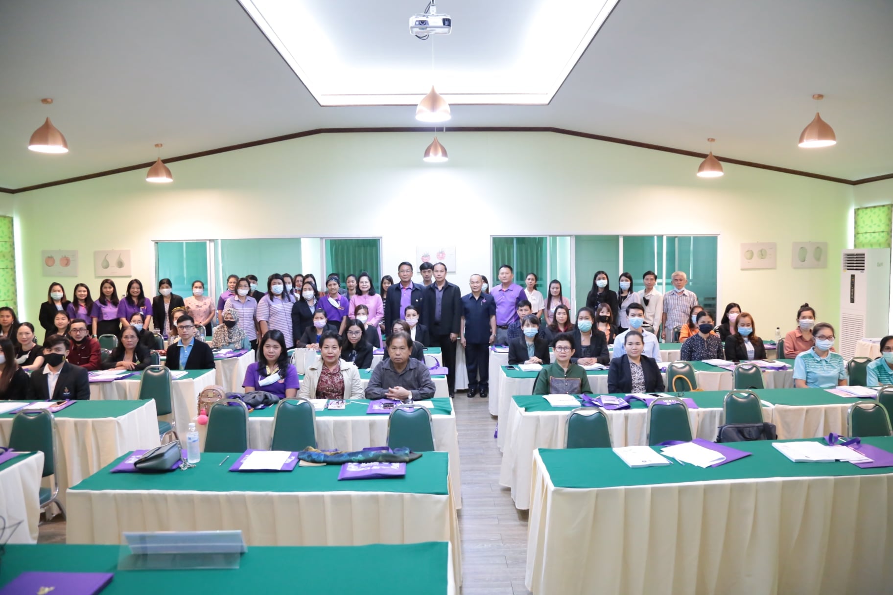 10 พฤศจิกายน 2563 เวลา 09.00 น. การฝึกอบรมปฏิบัติการงานสวนพฤษาศาสตร์โรงเรียน หลักสูตร 5 องค์ประกอบ