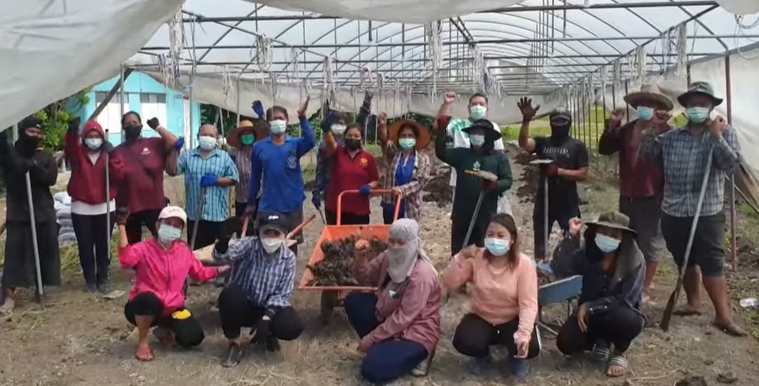 11 กันยายน 2564 กิจกรรมปรับปรุงอดีตโรงเรือนเมล่อน เป็นแปลงปลูกผักสวนครัว
