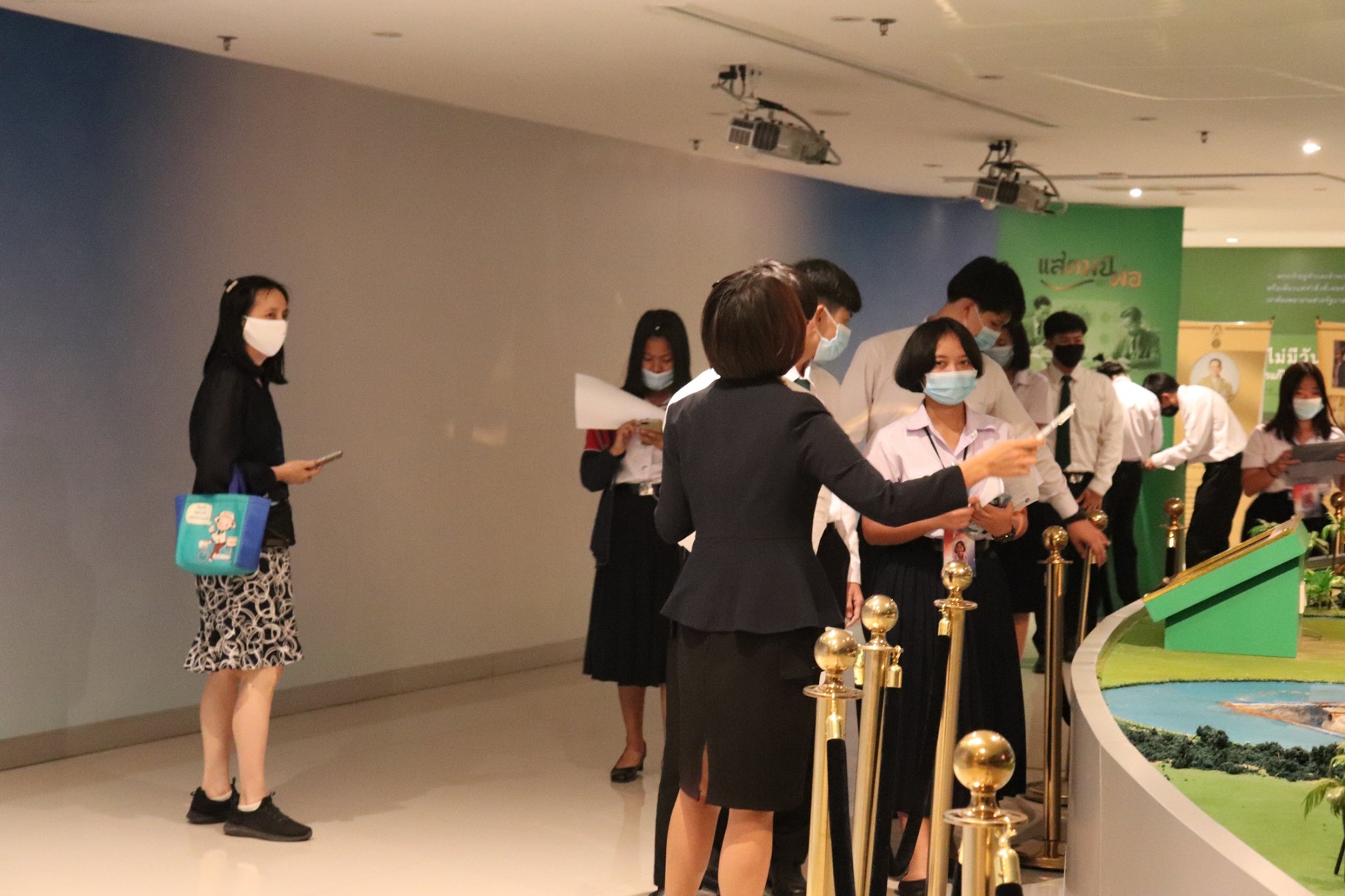 24 สิงหาคม 2563 งานวิชาศึกษาทั่วไปนำนักศึกษาเข้าเรียนรู้ ณ หอนิทัศน์ราชภัฏ เวลา 13.00 -14.30 น