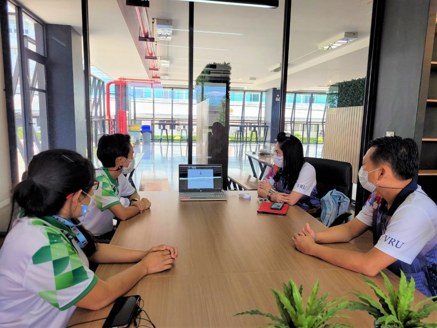 12 กรกฎาคม 2564   การเข้าร่วมประชุมออนไลน์ กลุ่มสมาชิกฐานทรัพยากรท้องถิ่น เรื่อง ความก้าวหน้าและการรักษามาตรฐาน อพ.สธ. 