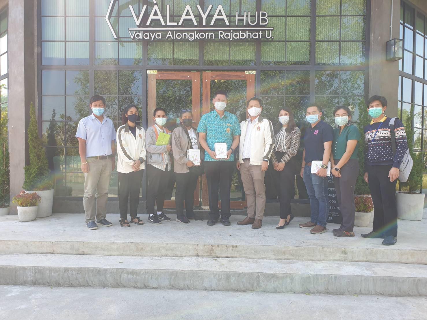 13 มกราคม 2564 ร่วมปรึกษาหารือแนวทางการพัฒนาคุณภาพชีวิตชุมชนและท้องถิ่นของจังหวัดปทุมธานี ร่
