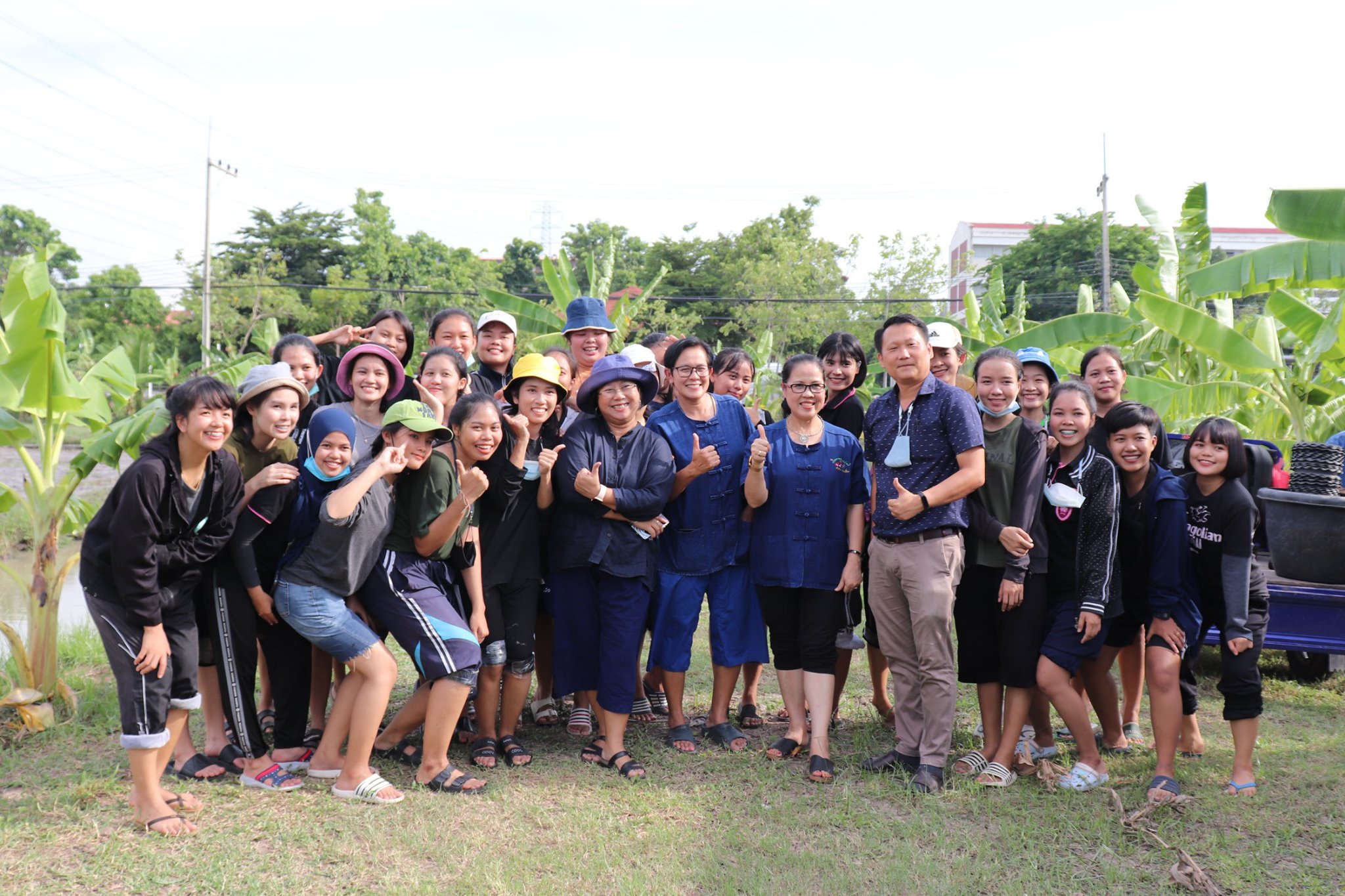 17 กันยายน 2563 คณะครุศาสตร์นำนักศึกษาทำกิจกรรมมาเรียนรู้ ครูพาทำหว่านข้าว 