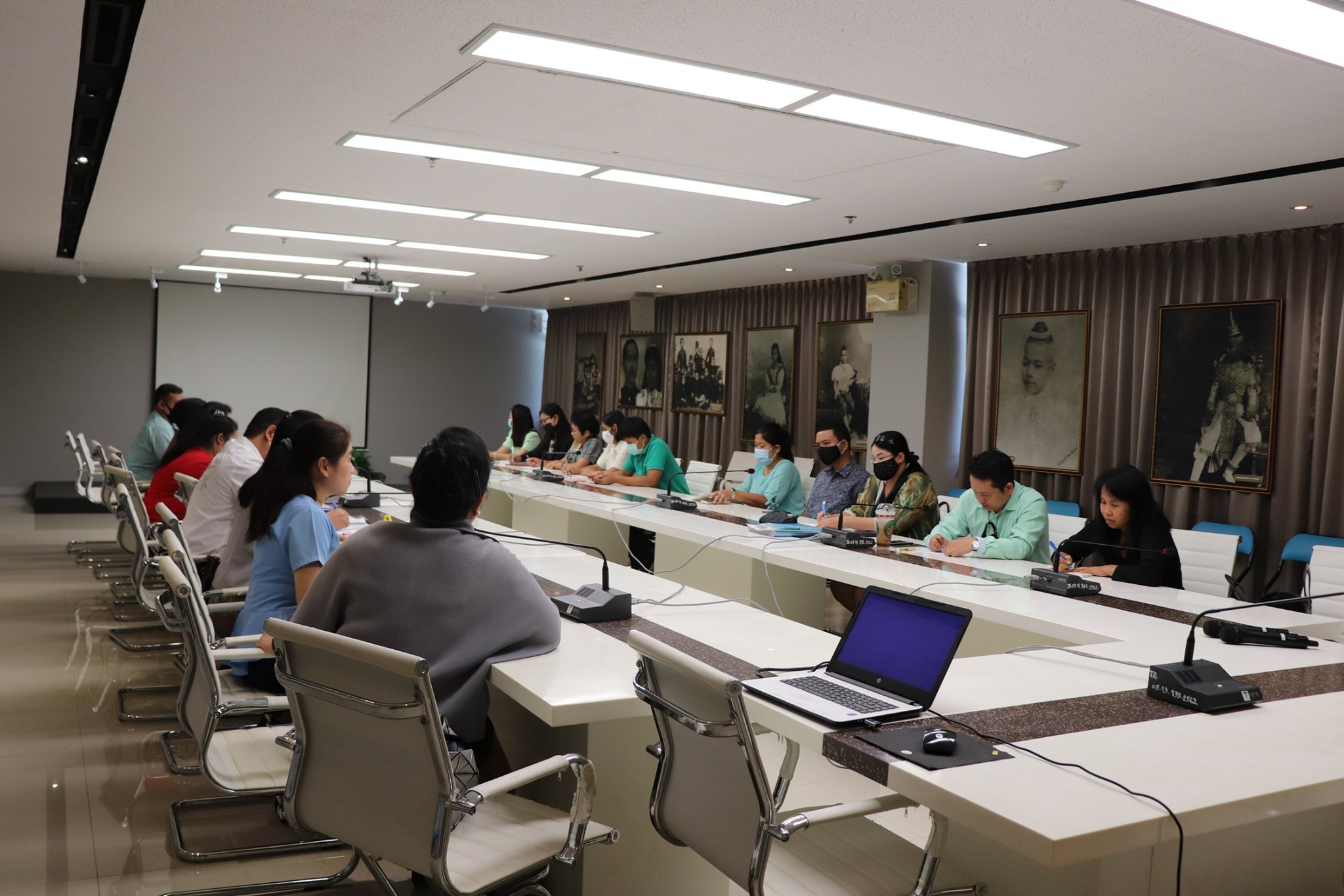2 กันยายน 2563  สำนักส่งเสริมวิชาการและงานทะเบียนเข้าใช้ห้องประชุมหอนิทัศน์ราชภัฏ 