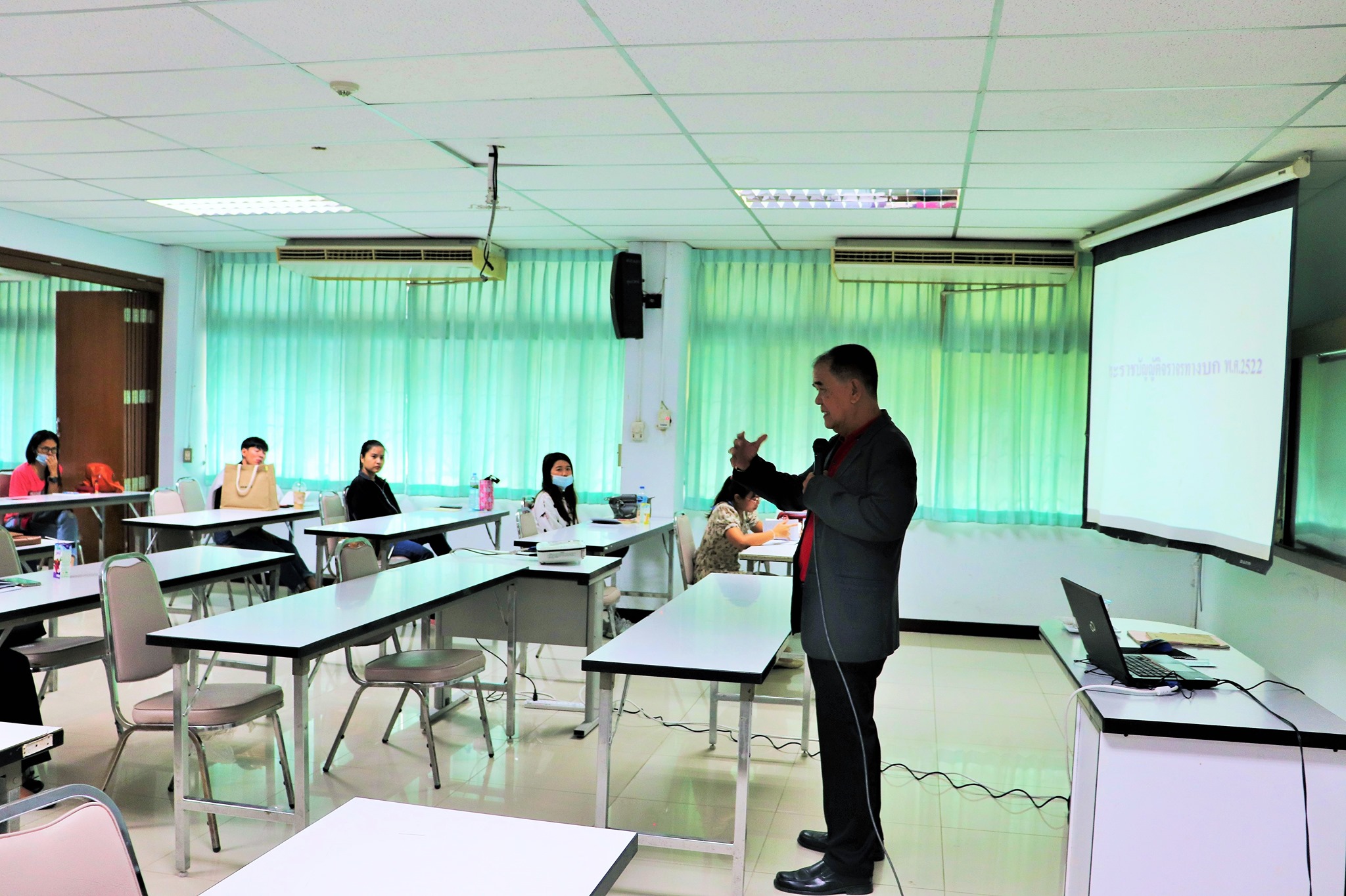 29 พฤศจิกายน  2563 โครงการอบรมผู้ขอรับใบอนุญาตและผู้ขอต่อใบอนุญาตขับรถส่วนบุคคล 