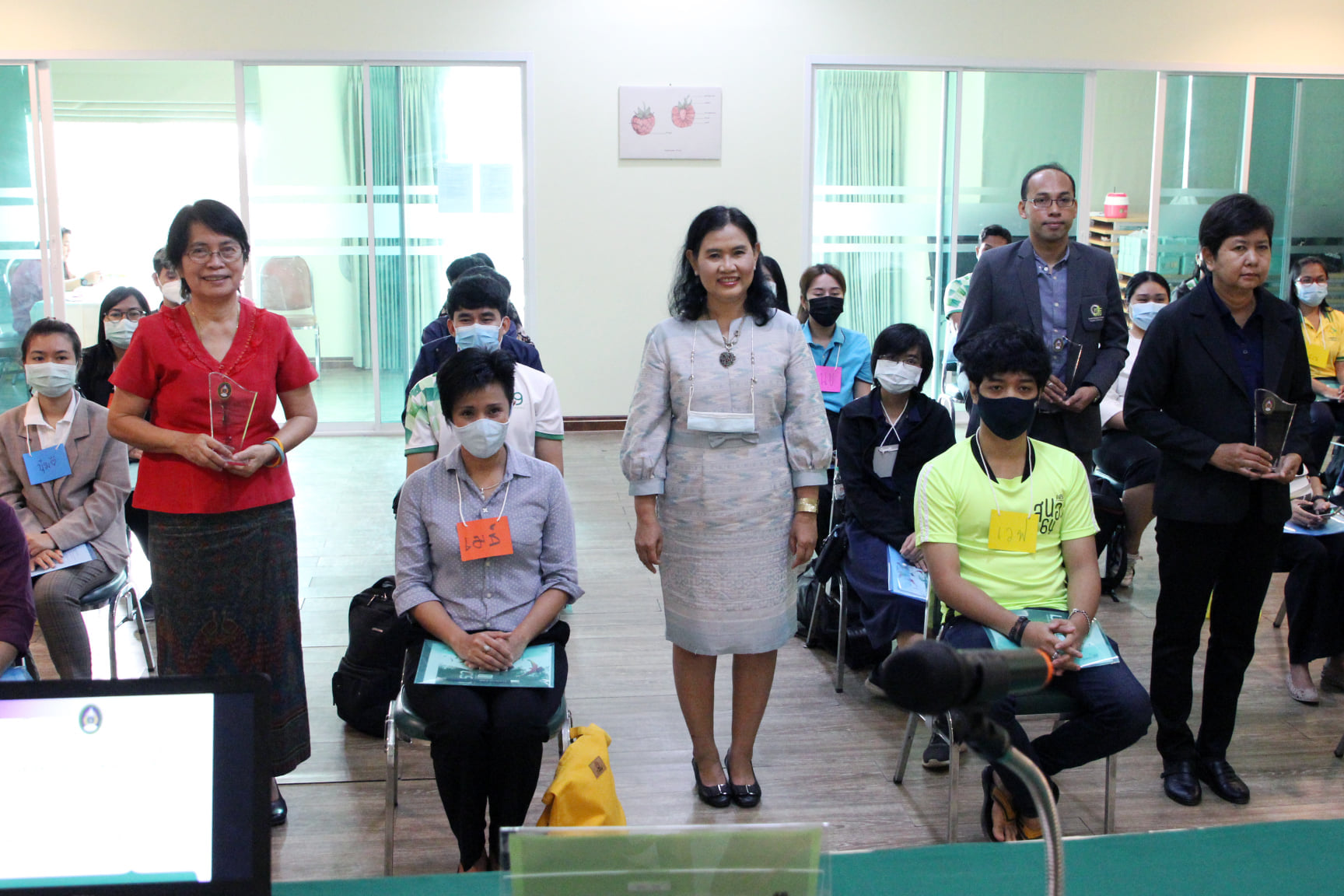 27 มกราคม 2564 โครงการส่งเสริมเรียนรู้ตามแนวพระดำริและหลักปรัชญาของเศรษฐกิจพอเพียงให้กับบุคลากรสายวิชาการและสายสนับสนุน  