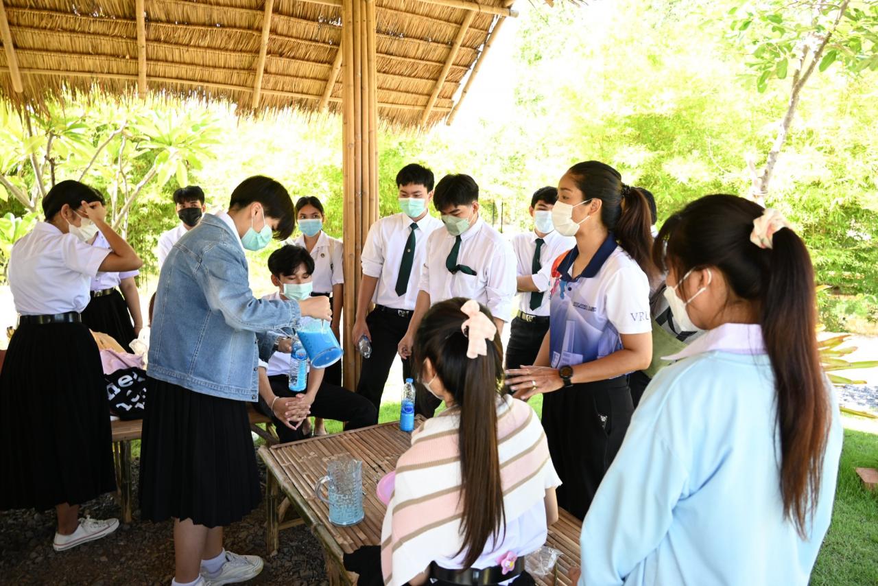 กิจกรรมการเข้าเยี่ยมชม และฝึกปฏิบัติการเรียนรู้ครูพาทำศูนย์เรียนรู้ตามหลักปรัชญาของเศรษฐกิจพอเพียง (VALAYA LAND)  