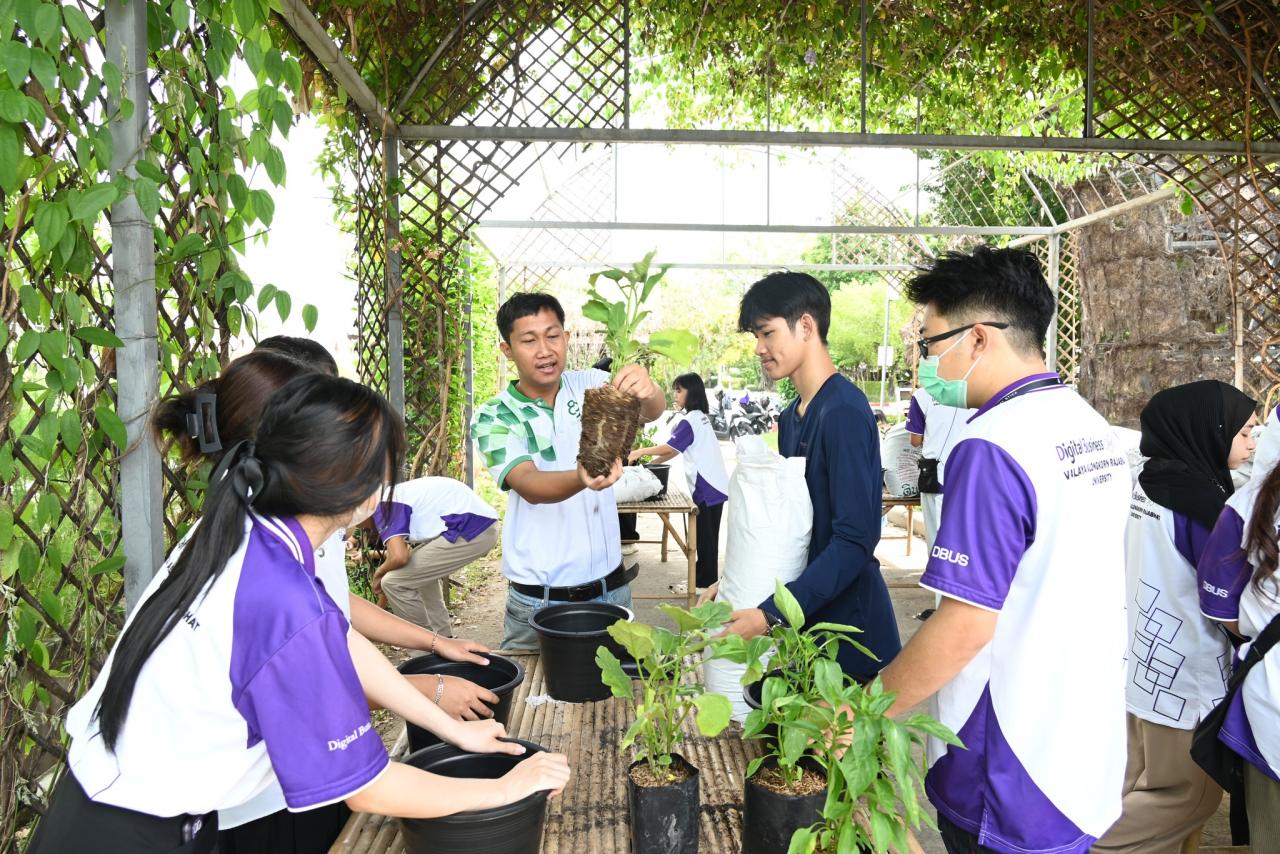21 สิงหาคม 2566 งานศึกษาทั่วไปนำนักศึกษาเข้าเยี่ยมชมและเรียนรู้ศูนย์เรียนรู้ตามหลักปรัชญาของเศรษฐกิจพอเพียง VALAYA LAND