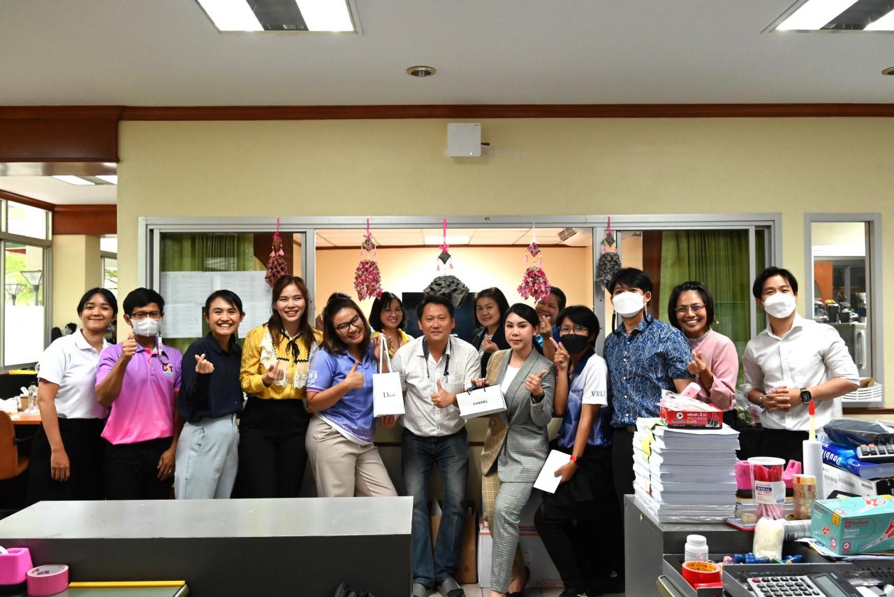 15 กันยายน 2566 การประชุมติดตามการดำเนินงานของสำนัก  และLEARN-Happy Work Place กิจกรรมมอบของขวัญวันเกิด  