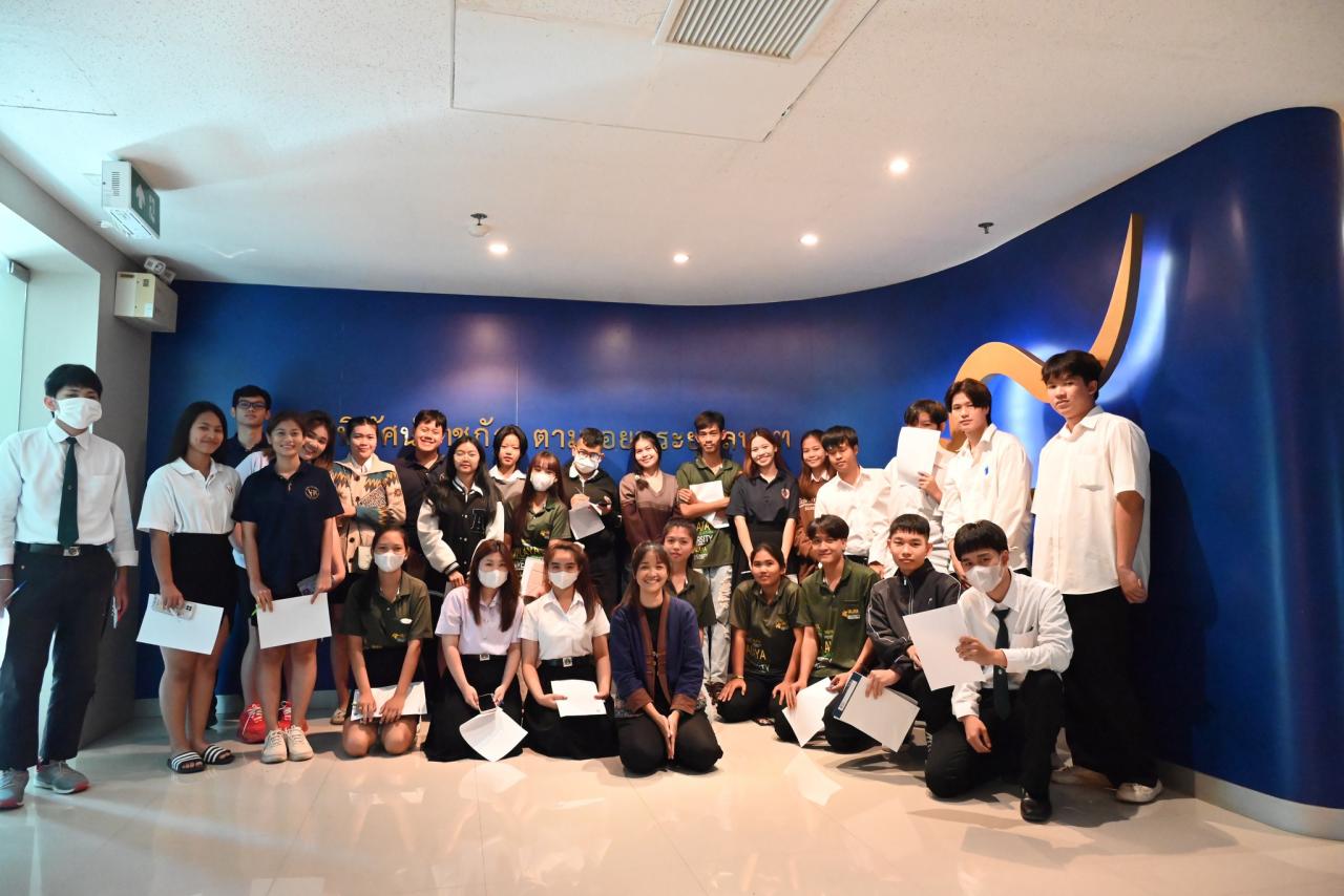 8 ธันวาคม 2566 งานศึกษาทั่วไปรายวิชา VGE 101 ตามรอยพระยุคลบาท ได้นำนักศึกษาเข้าเยี่ยมชมและเรียนรู้ หอนิทัศน์ราชภัฏ 
